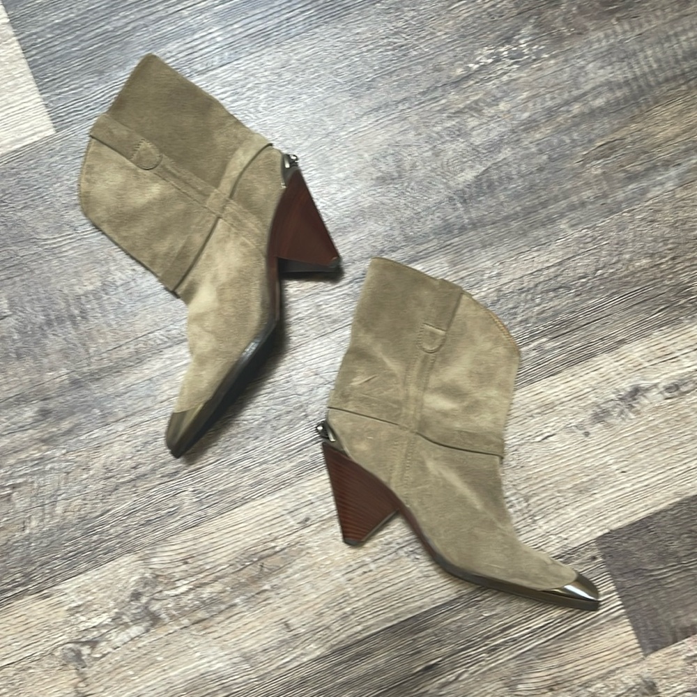 Isabel Marant NEVER BEEN WORN lamsy boots size 38 suede camel western booties